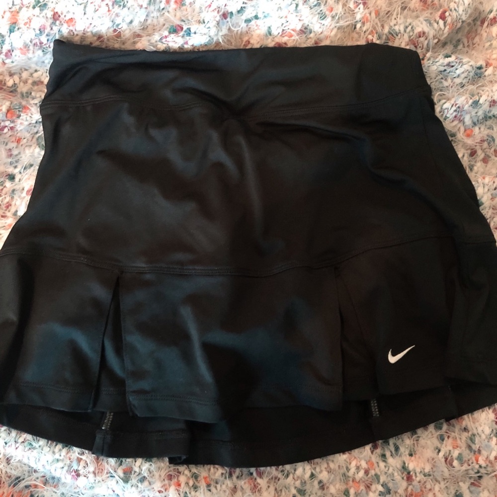 never worn nike black tennis skirt